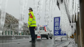 粤北现千里冰封壮观场面，多图带你领略冰雪美“警”