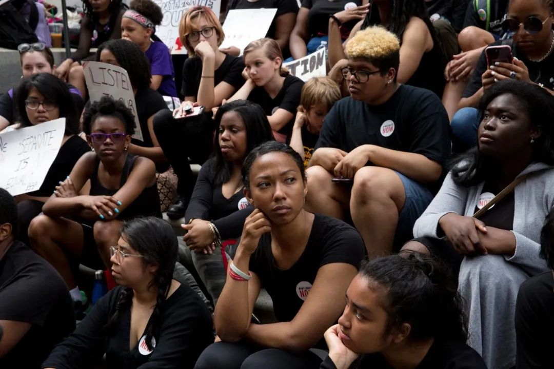 黑人孩子的母亲发现当纽约取消天才班黑人学生反而从顶尖高中消失了