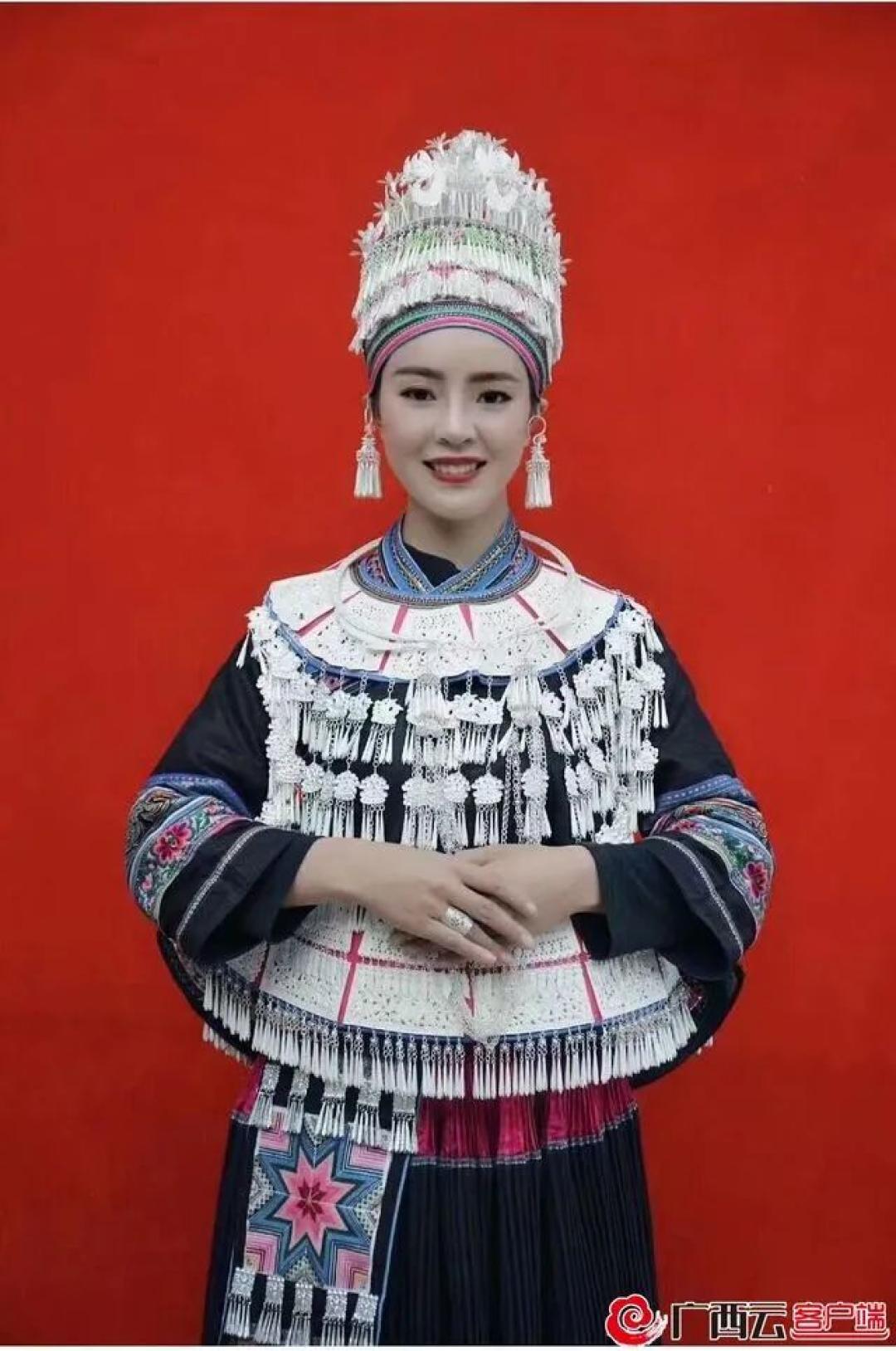 壮族结婚服饰图片