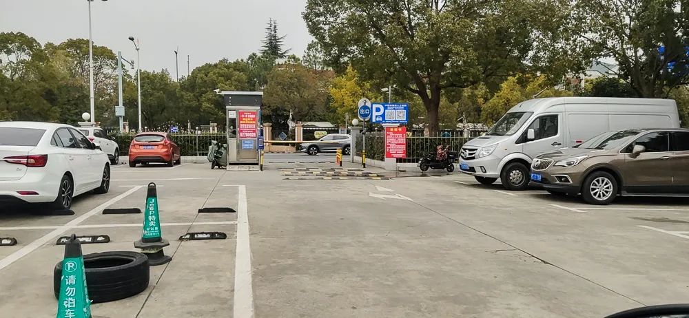 松江这个停车场开启"无人收费"模式,看看在你家门口吗?