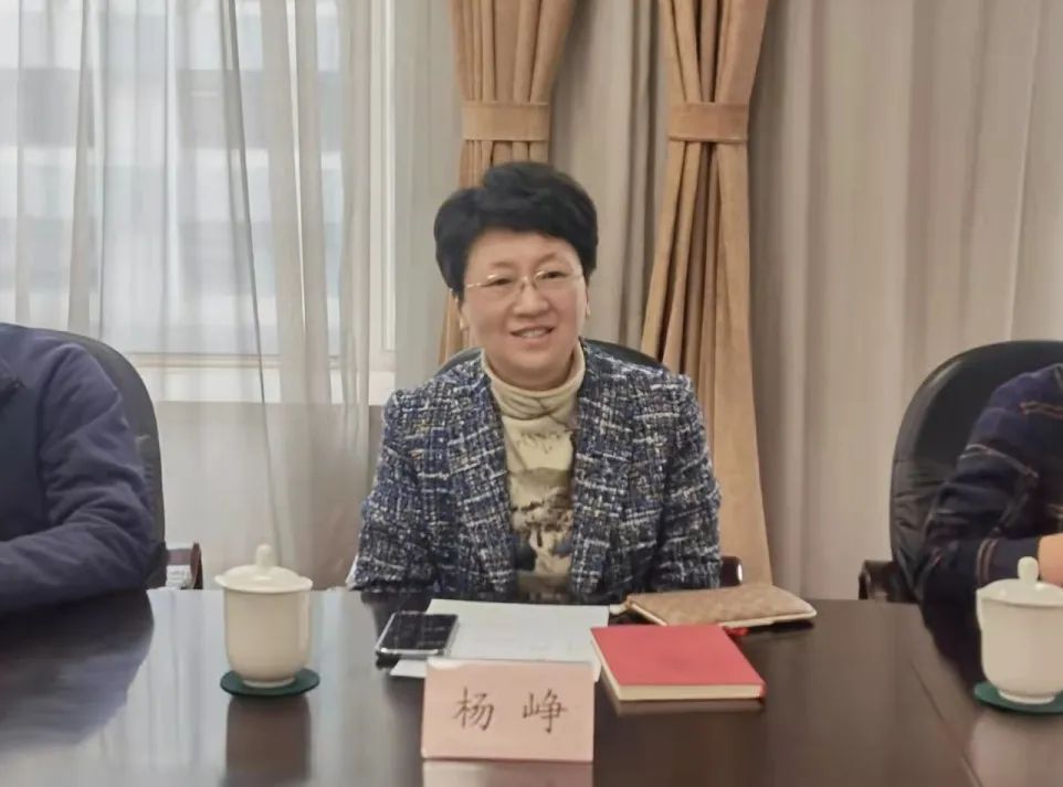 杨峥对民进上海市委长期以来对市政协社情民意信息工作的支持表示衷心