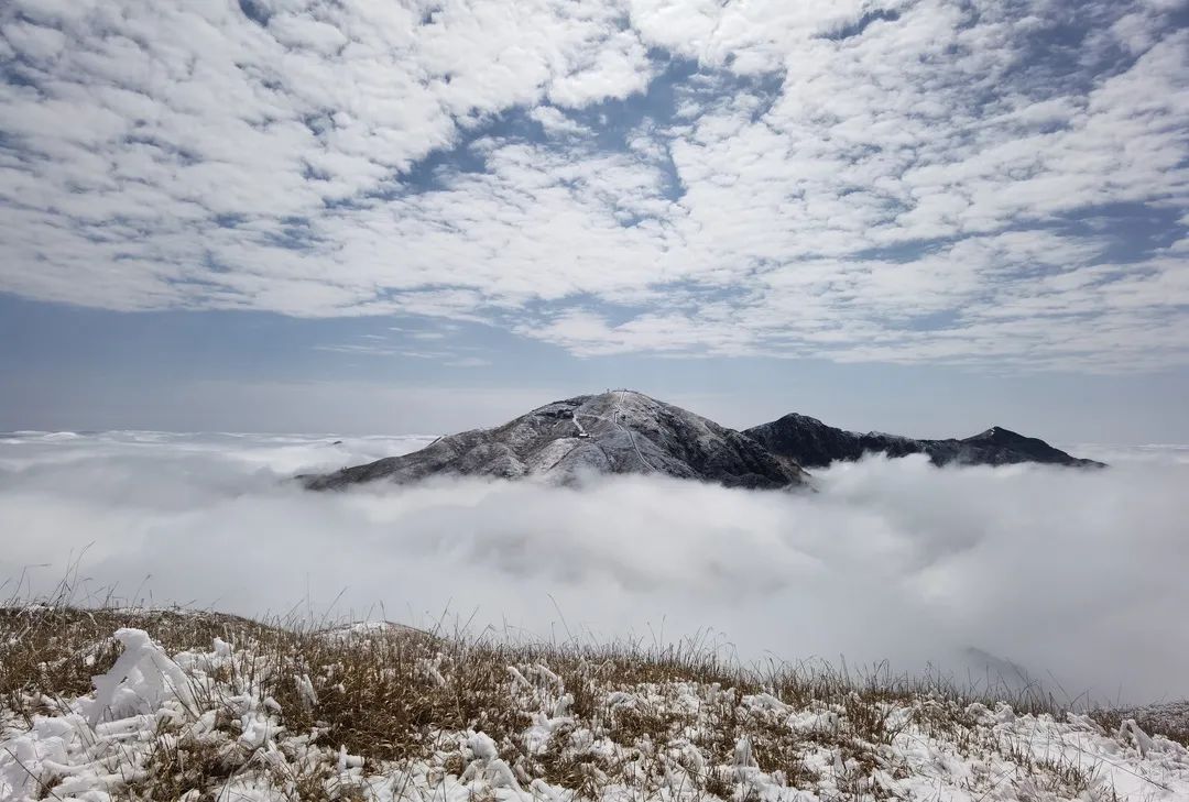 纯白的雪"武功蓝"便会上线营业天朗气清,每处都是一幅精致迷人的雪景