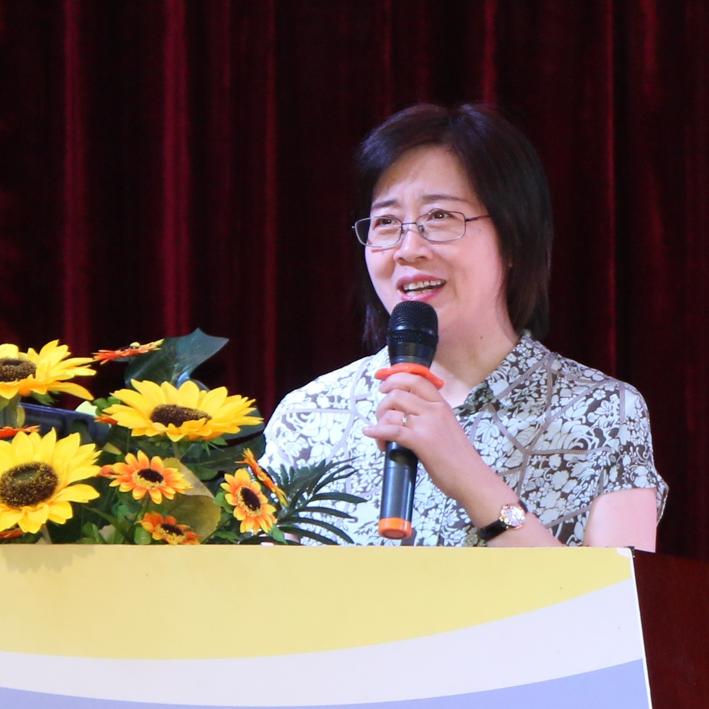 卜玉华发言题目:元宇宙与基础教育的未来:可能性与基本态度教育部人文