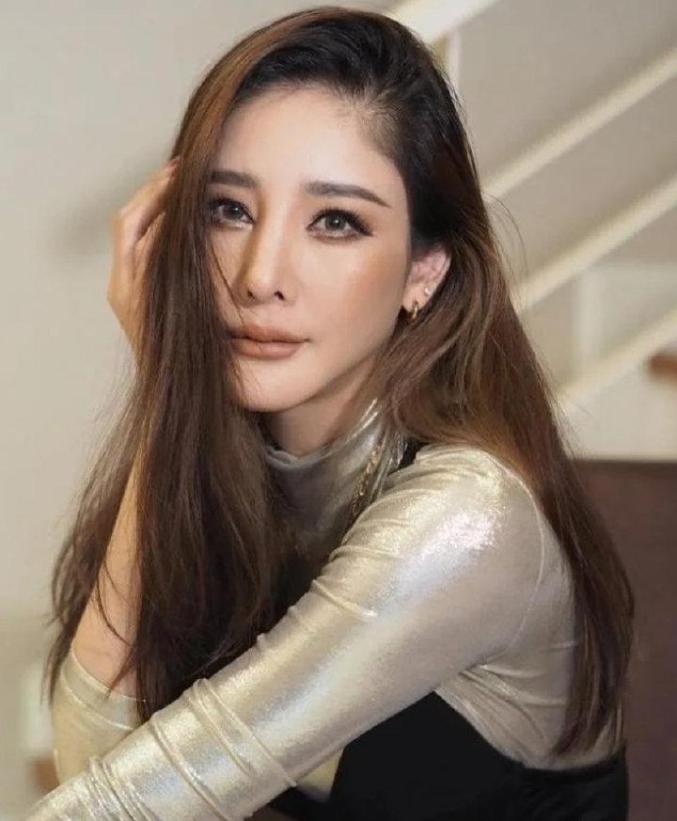 知名女演员坠河去世年仅37岁