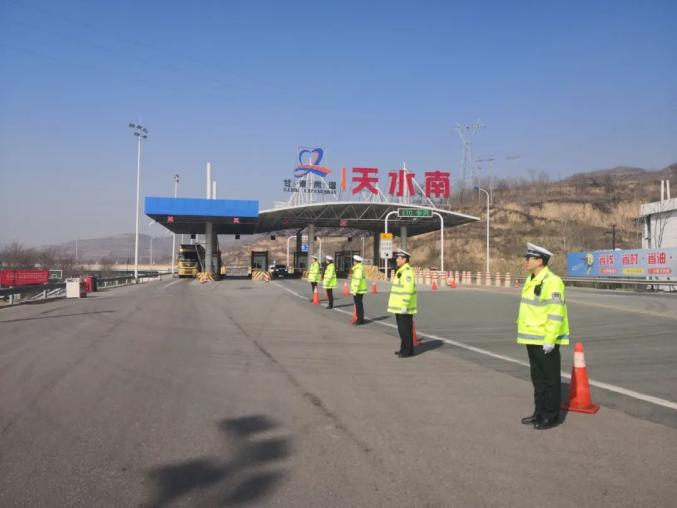天水交警教您高速驾车发生事故后该如何处理