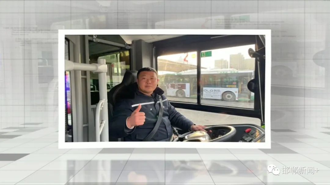 点赞邯郸人武安街头上演快闪式救援