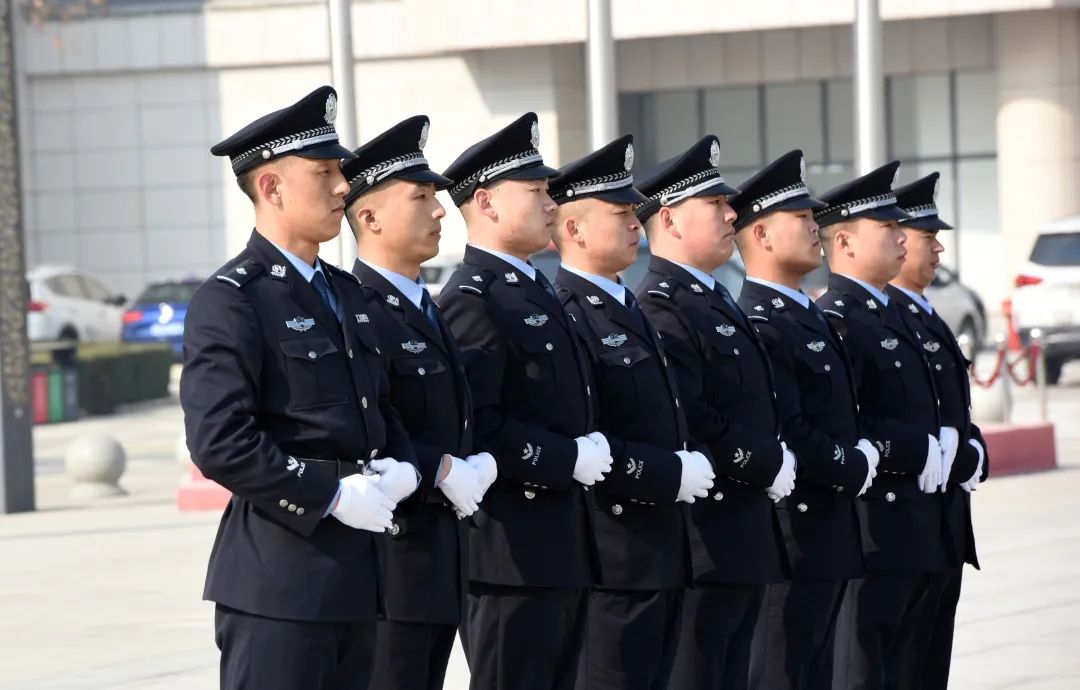 春训砺兵精彩不容错过直击全市公安机关巡特警春训队列会操现场