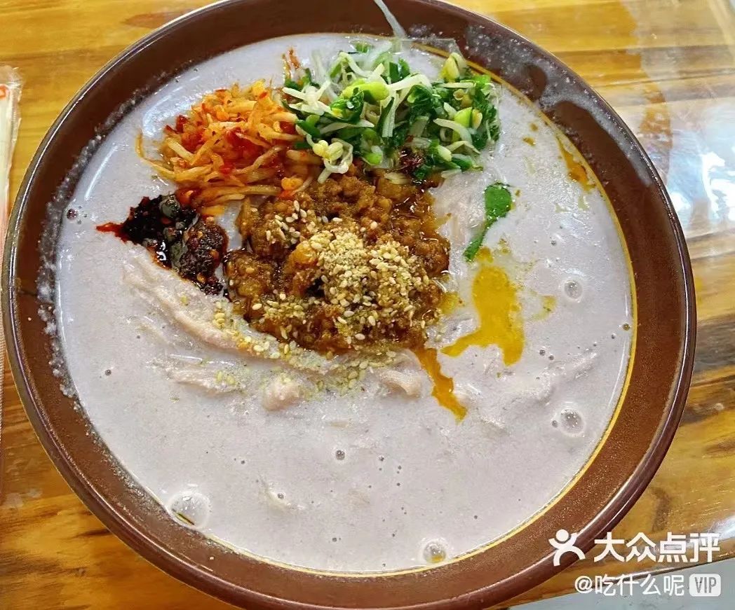 在普洱,豆汤米干和花生汤米干都很出名,而且一度享誉东南亚国家.