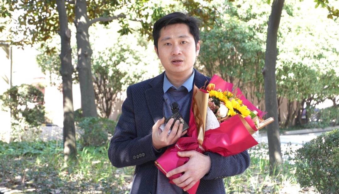 发现了嘛原来你身边的ta可能是雷锋侠