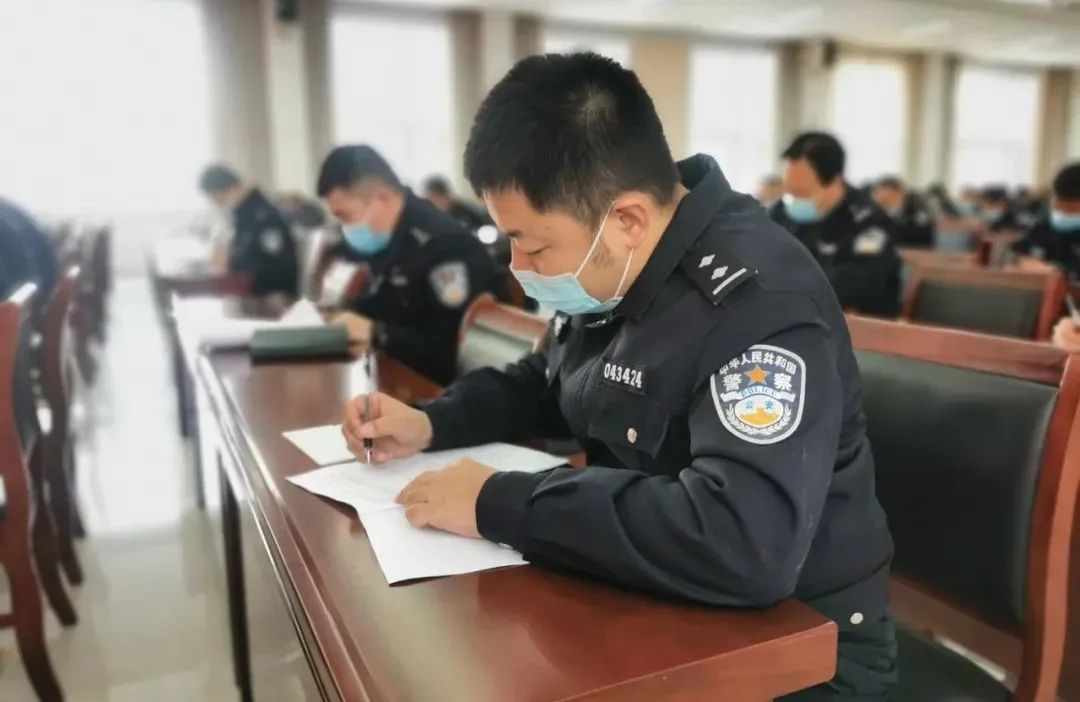 宁城县公安局开展公安机关人民警察内务条令理论知识测试