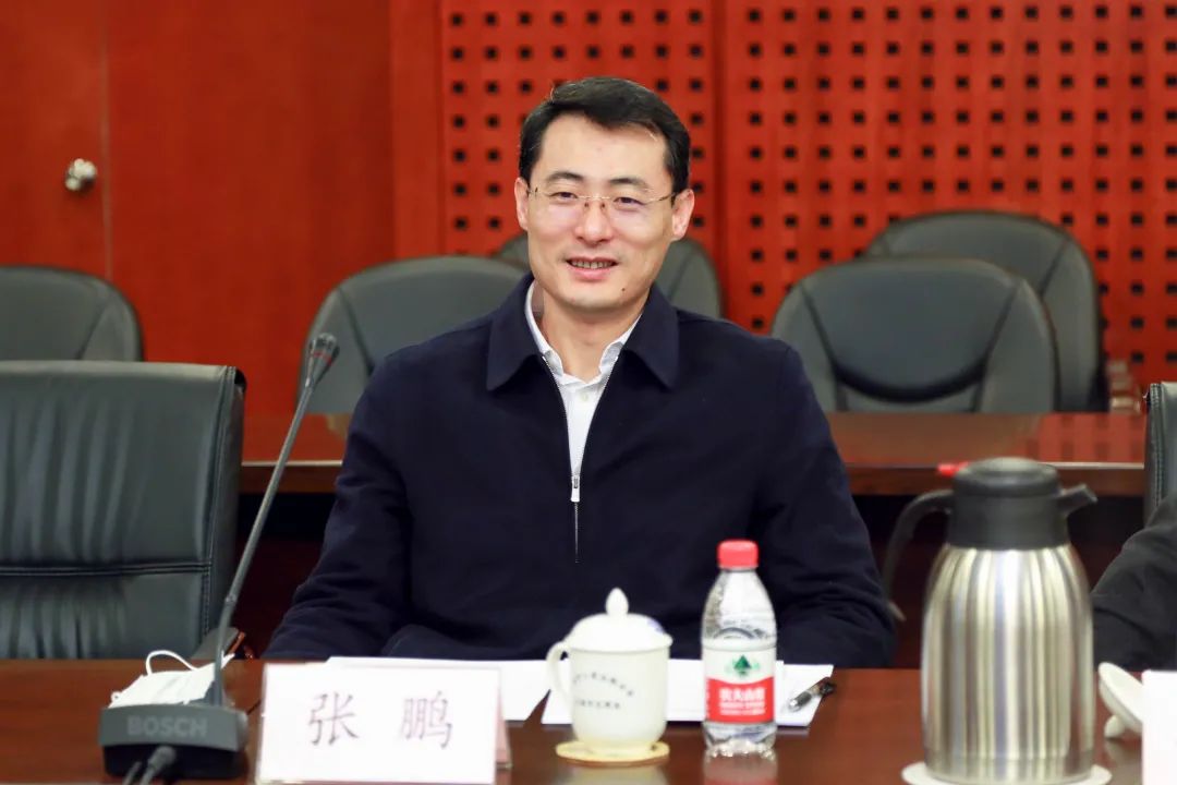 汪剑明对张鹏一行到访上海市工商联表示欢迎,并向出席本次座谈会的