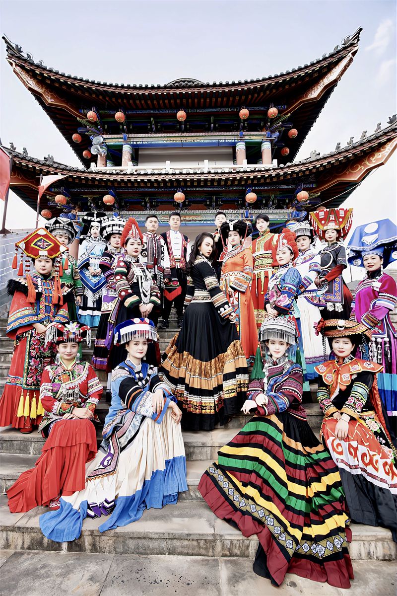 母其弥雅担任楚雄州旅游形象大使与彝人古镇联合推广家乡楚雄