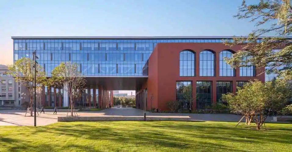 顺利清华经管学院通过aacsb第三次认证维护