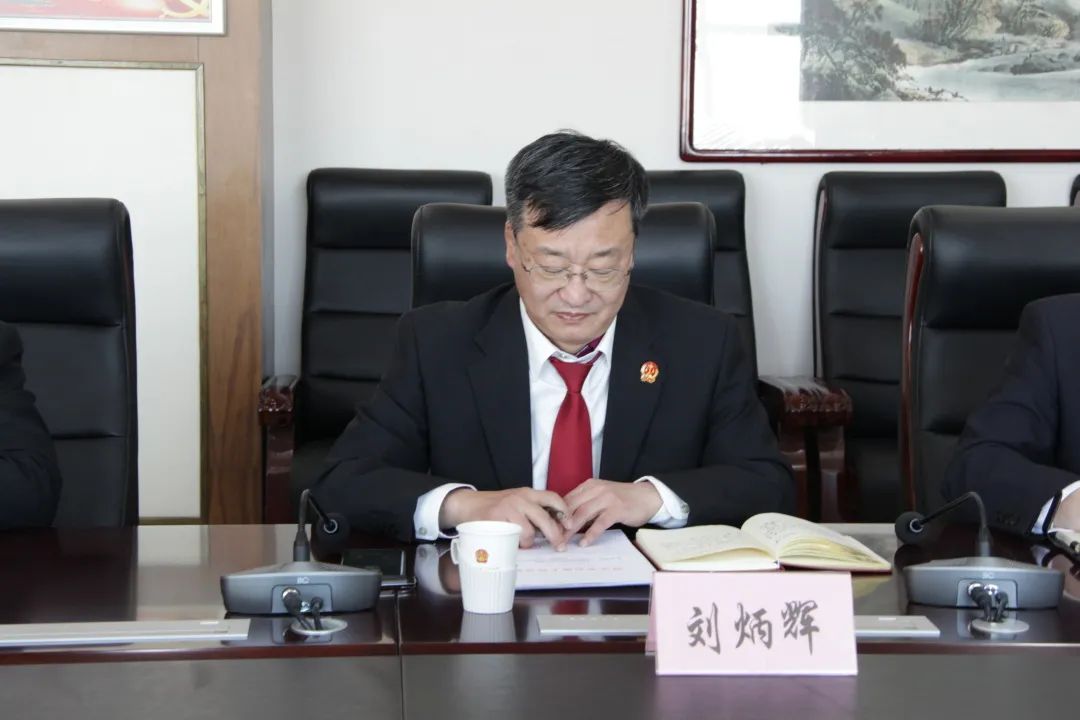 霸州法院召开党组扩大会传达张凤岭院长督导指示精神