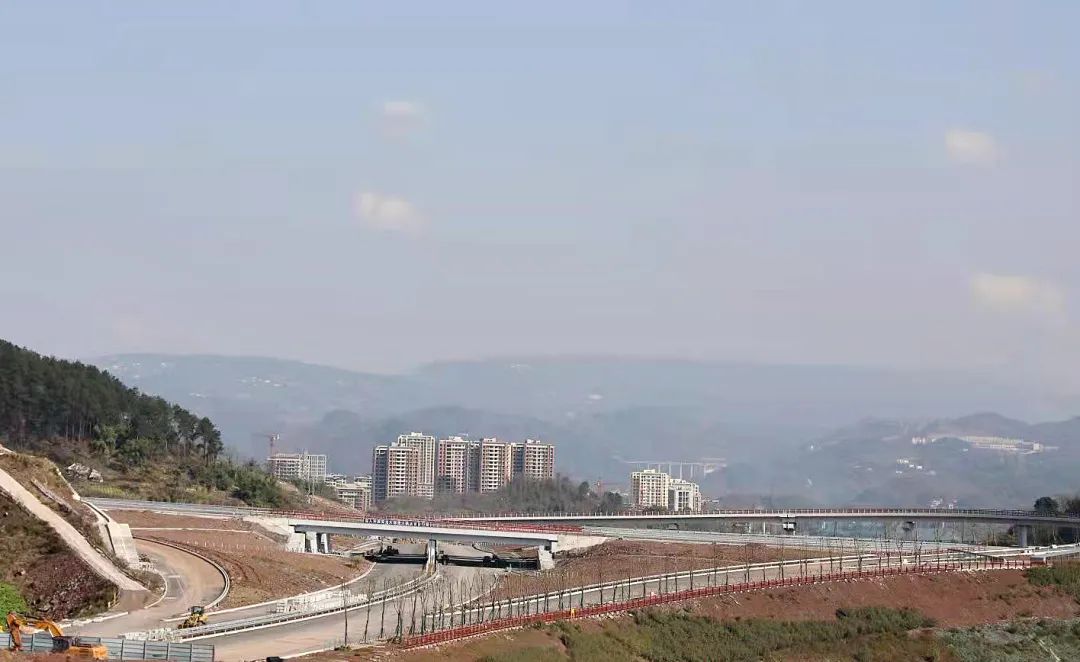 张泽美 摄春华大道鹿山隧道工程是连接空港新城保税港空港功能区和