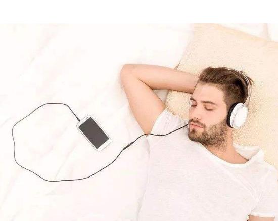 听歌入睡?小心"耳虫"