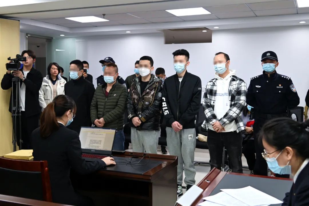 直击福州酒驾庭审现场,龙岩首批执行醉驾缓刑道安劝导令人员"上岗"