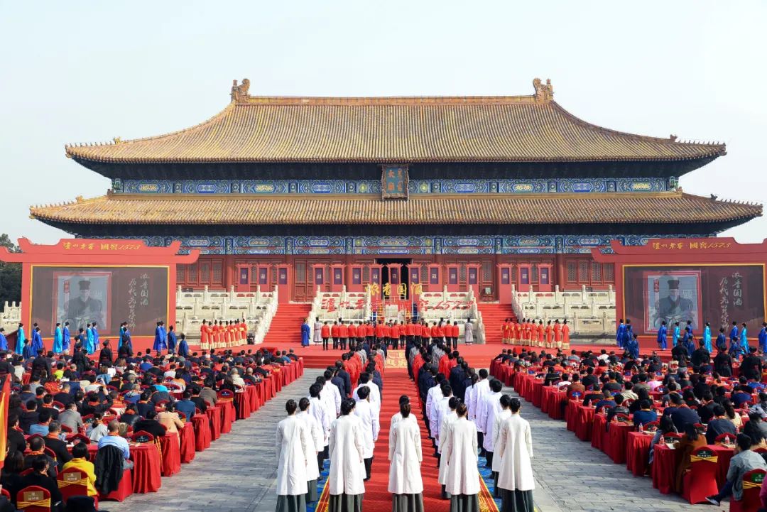 回首浓香朝圣探秘春酒封藏历年泸州老窖国窖1573封藏大典回顾