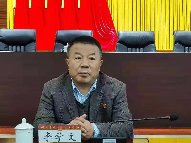 行政庭庭长张红,审判员卜东方受邀到场与惠农区政府副区长李守府及