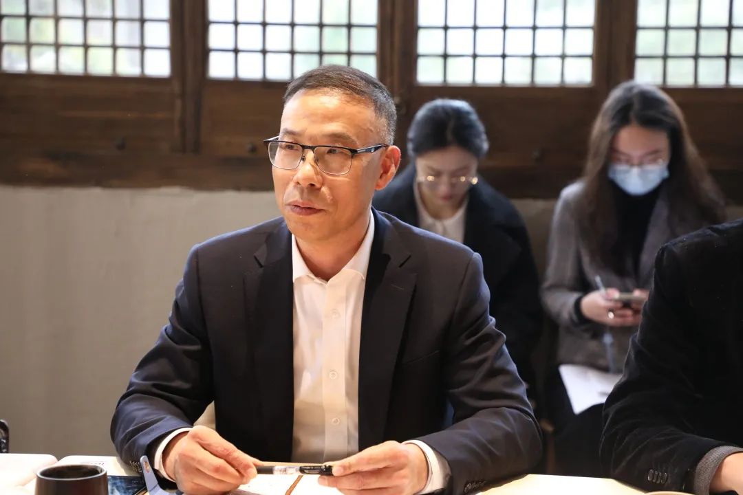 黄军华,陈建义等委员围绕2022年度联络组工作要点,个人履职设想等展开