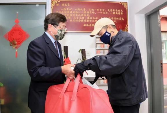 刚获“国家级”荣誉!这位“雷锋侠”又将启程去哪儿?_澎湃号·政务_澎湃新闻-The Paper