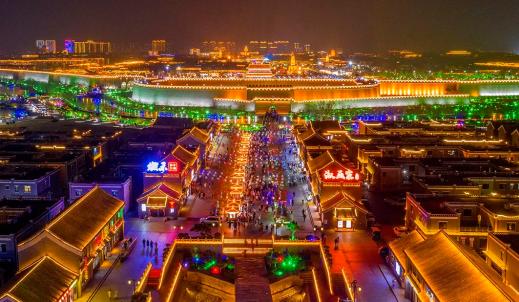 于志高/摄夜空航拍下的南城门更显夺目和壮观,光彩熠熠,把正定这座