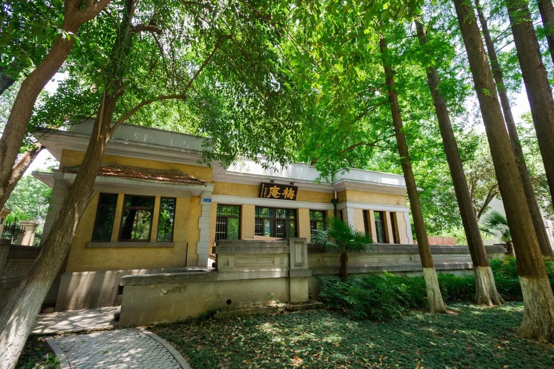 1922年5月5日中国社会主义青年团南京地委在梅庵举行成立大会1923年8