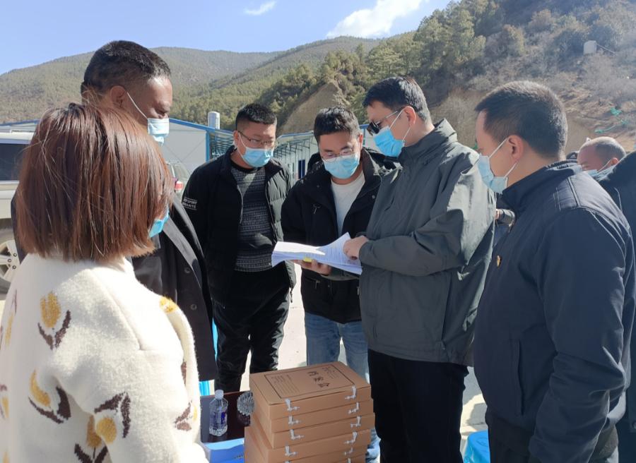州委常委副州长聂鑫到乡城县定波乡波正路项目部崩土寺等开展三防二保