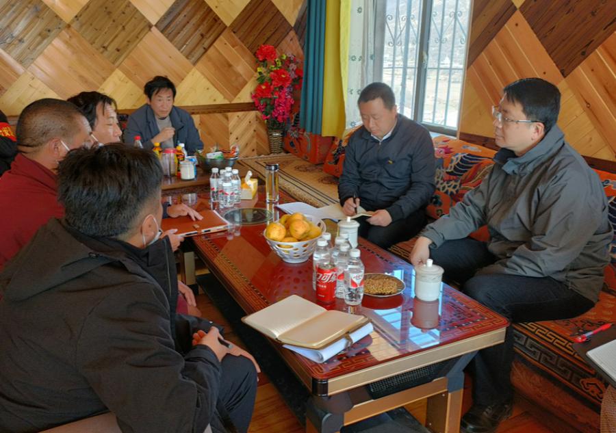 州委常委副州长聂鑫到乡城县定波乡波正路项目部崩土寺等开展三防二保