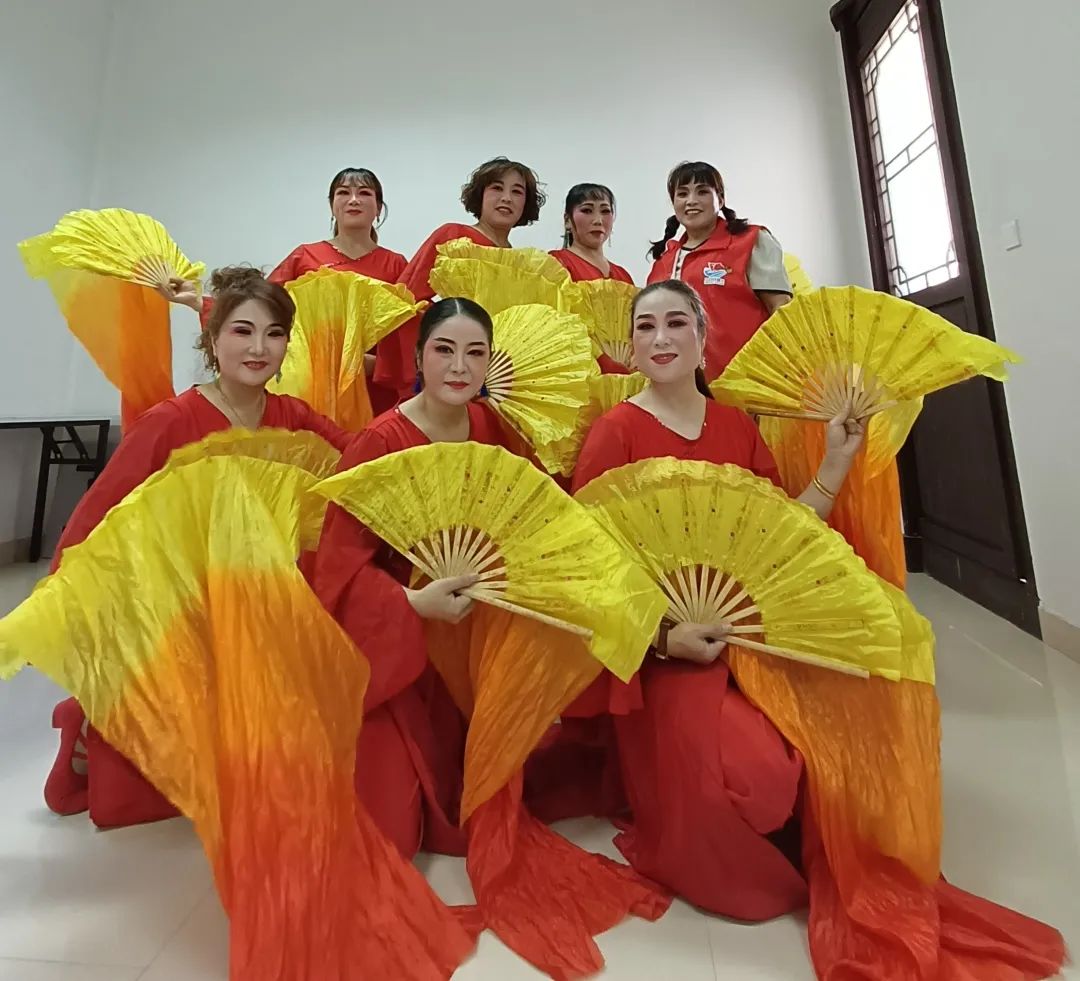 爆赞广场舞文艺汇演队伍风采展示来啦巾帼绽芳华共富新时代