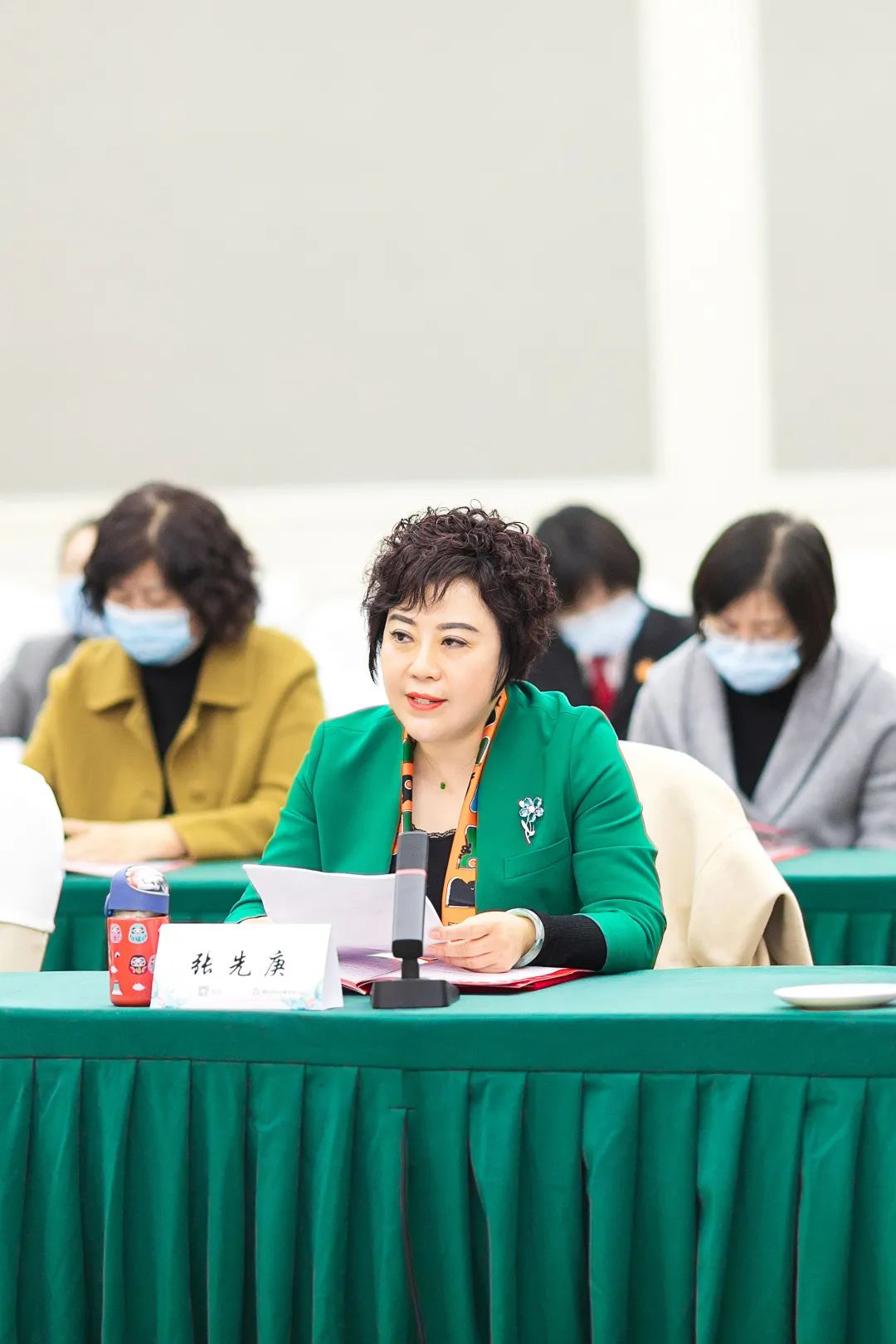 发言▲ 全国巾帼建功标兵:广汉市麦浪土地股份合作社理事长杨萍发言