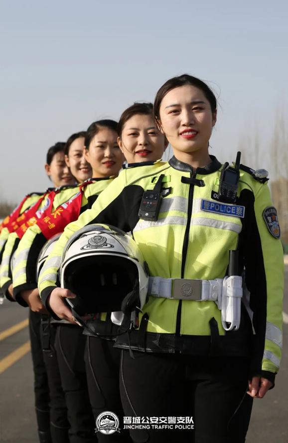 女公安警察马骑图片