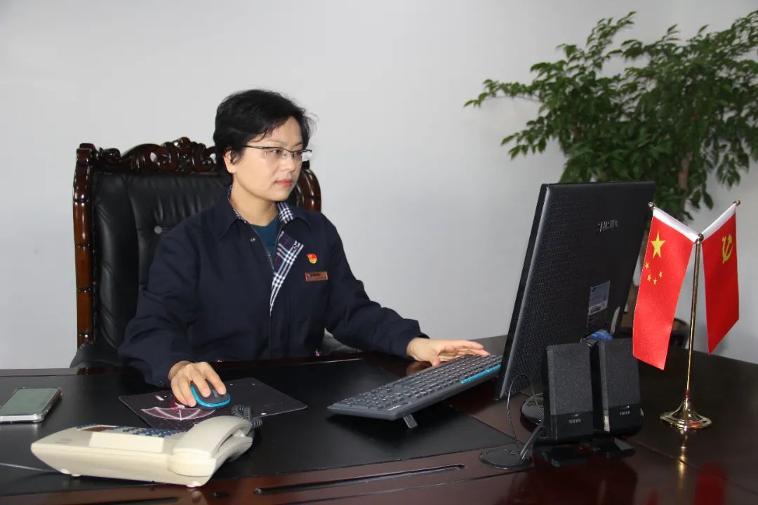 致敬最美巾帼奋斗者