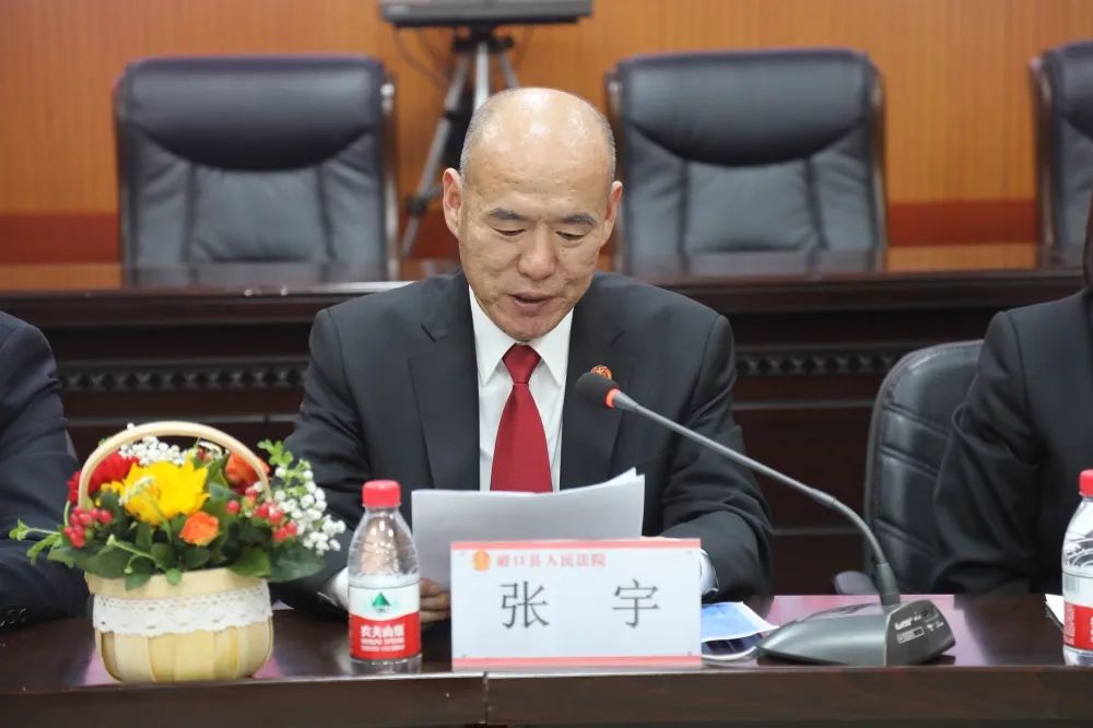 我把花儿献给党磴口县法院举办妇女节插花艺术活动