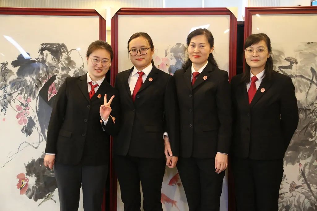 郯城法院举行庆祝三八国际劳动妇女节暨首个女法官国际日座谈会