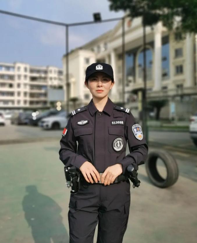 法警小姐姐图片