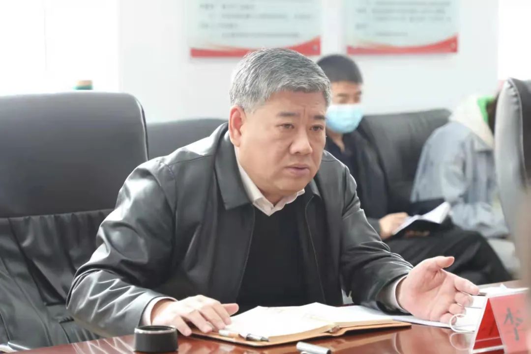 县委书记李军到康保镇调研指导工作