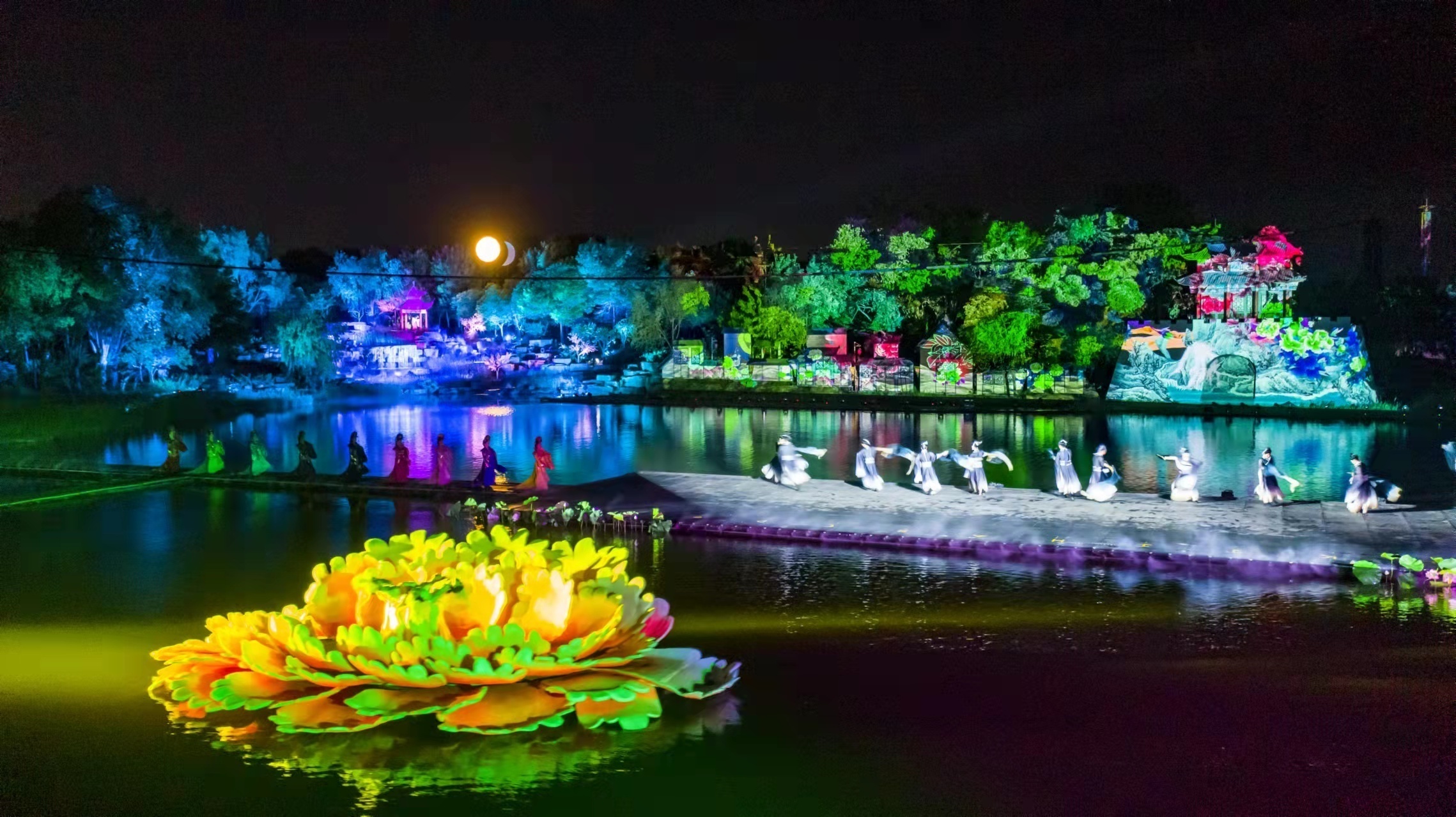 牡丹节期间将开启夜游模式推行景区一票通畅游机制