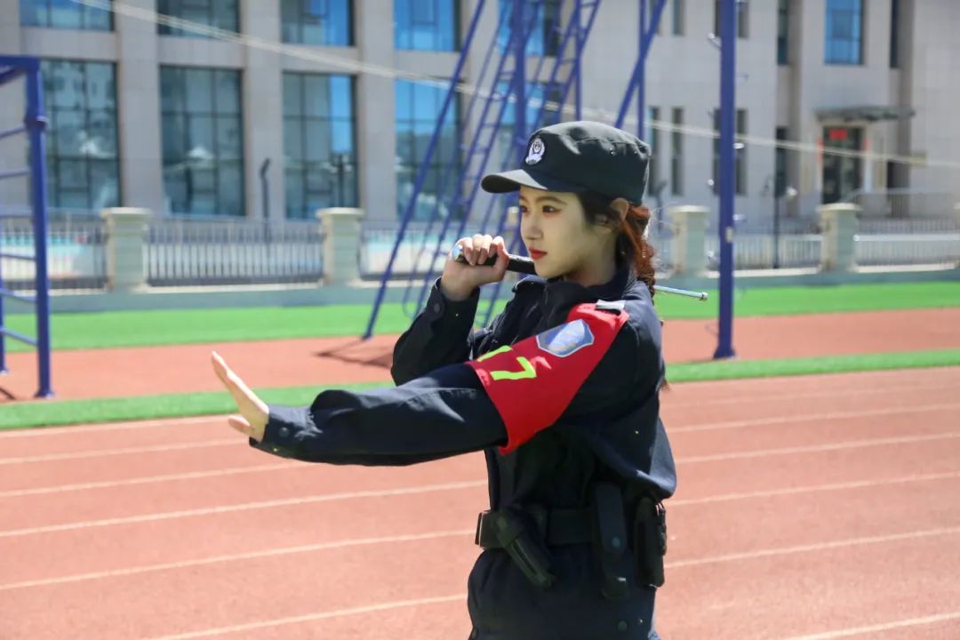 致敬了不起的她90后女警不一样的警色芳华