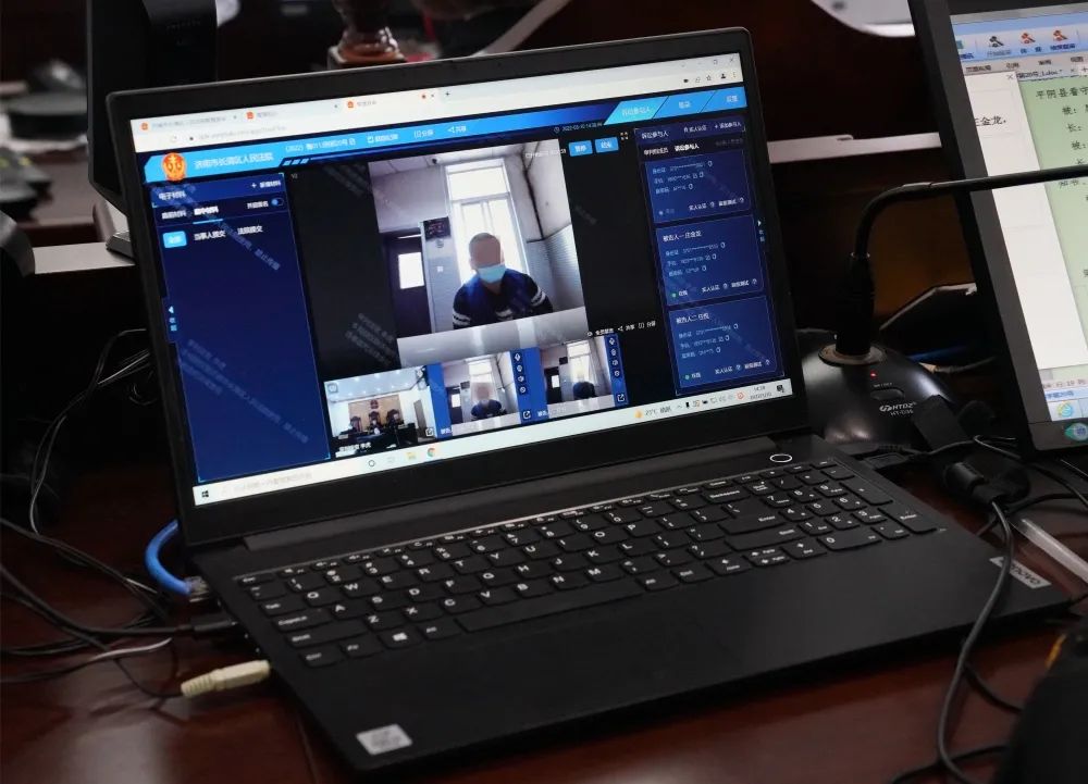 本案由李虎法官担任审判长,与2名人民陪审员组成合议庭.