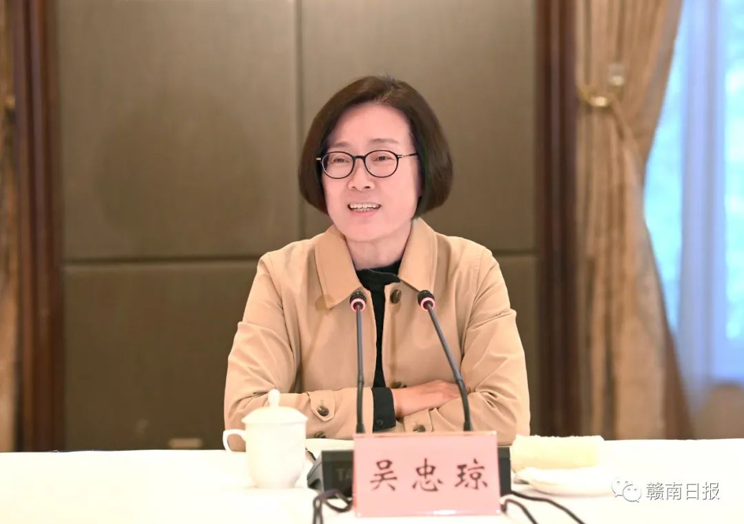 赣州市委副书记,市长万凯,市领导胡剑飞,何琦,孙敏,赤峰市领导陈占英
