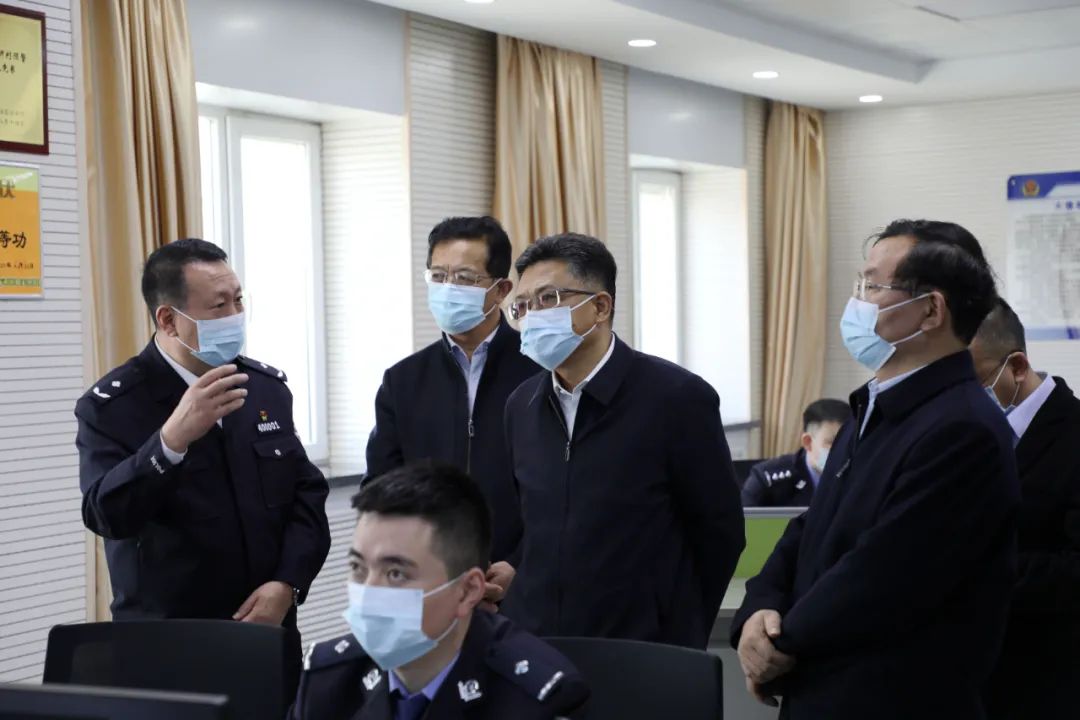 杨青龙赴固原市公安局和固原北疫情查验点督导疫情防控工作