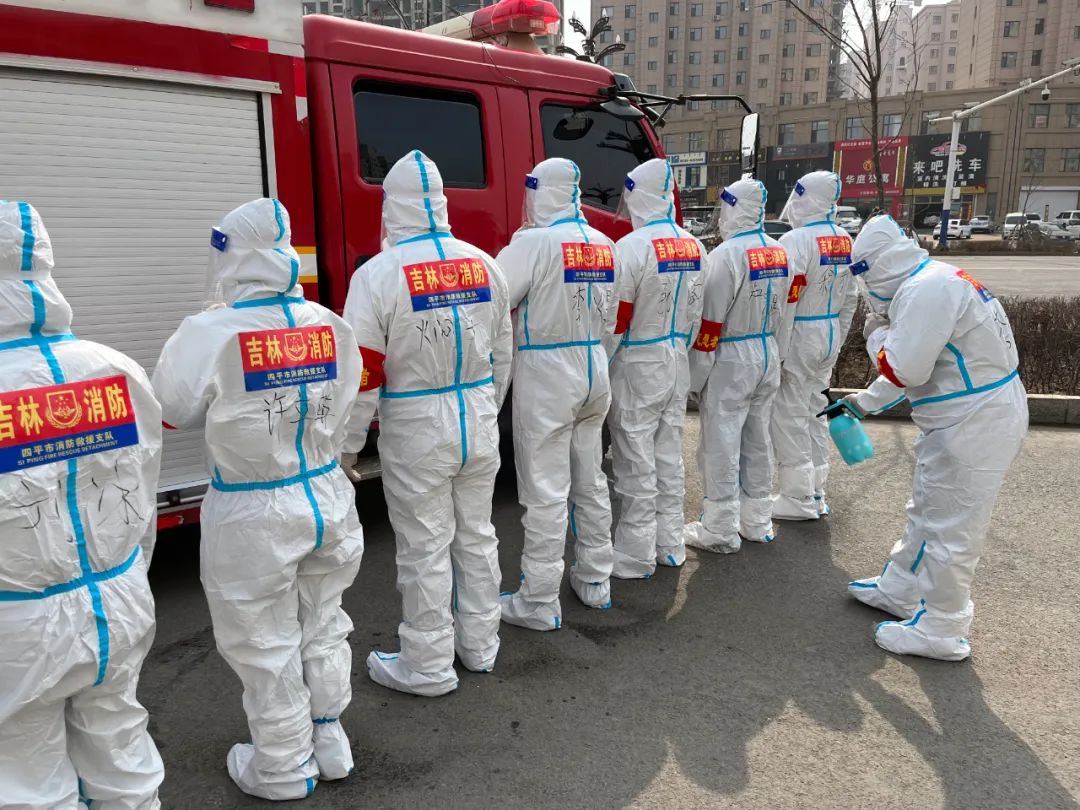 纵有万般险阻他们仍疫往无前全省消防救援队伍同心抗疫实录