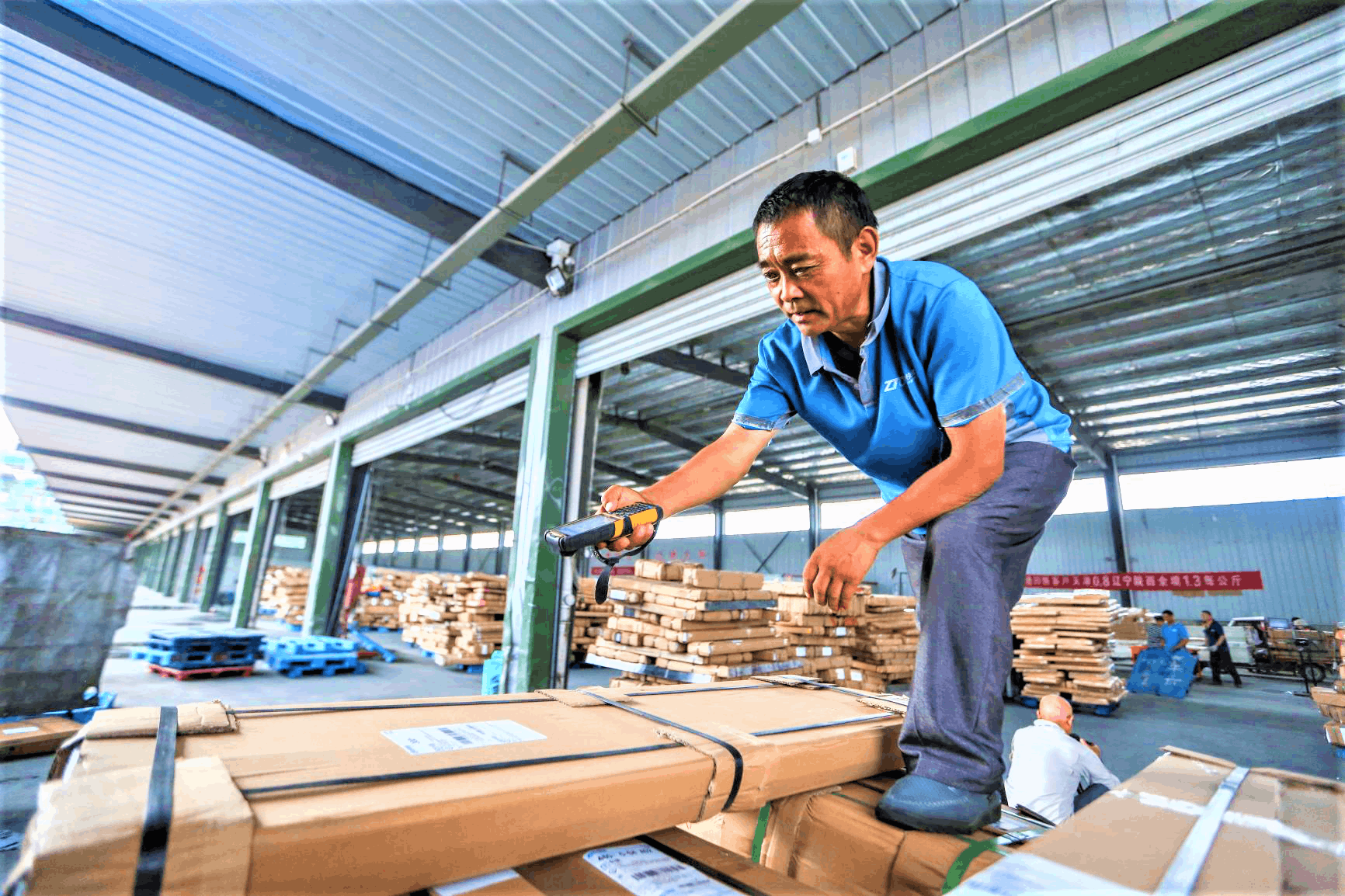 沙集镇电商每天发货量一角 顾士刚 摄