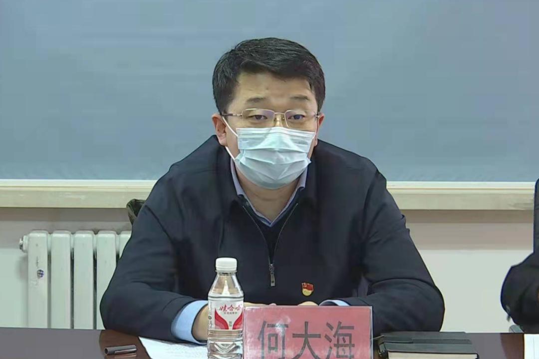 何大海参加市党代表接待日活动