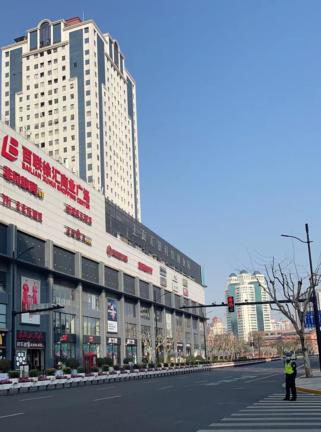 三月,万物复苏的时节,小克勒身边不时有同事传来小