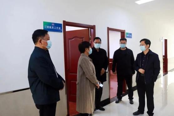 平邑县法院党组书记院长邱金山检查法院疫情防控安保工作