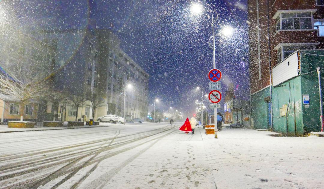 梅里斯春天里的这场雪