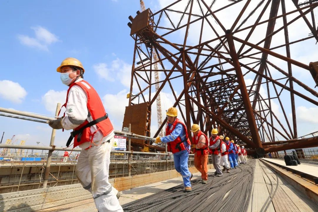 为了送大个子出海海油人操碎了心