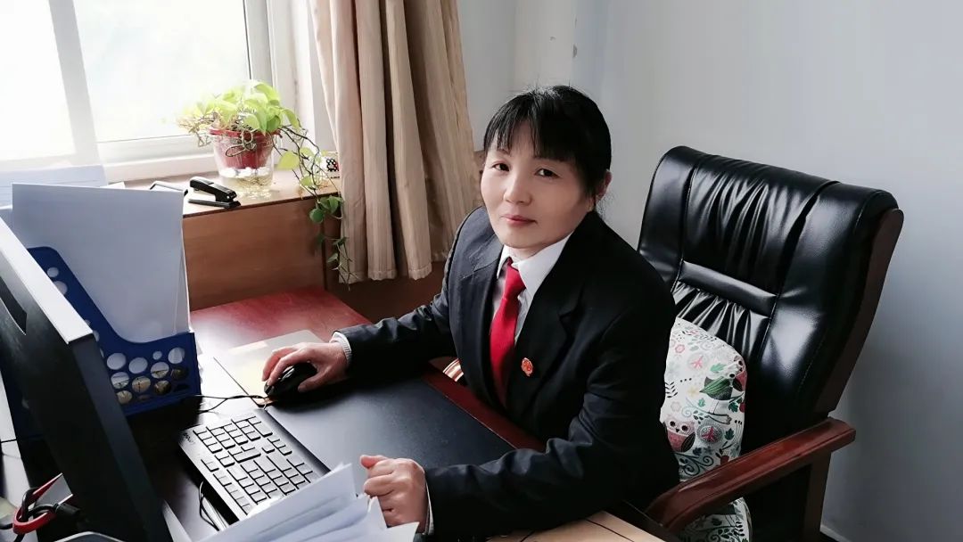 供职部门:立案庭姓名:司凤英才能胜任一名法官的职责!